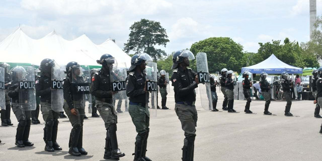 Officers kill 1 gunman during heavy attack on police station in Ebonyi