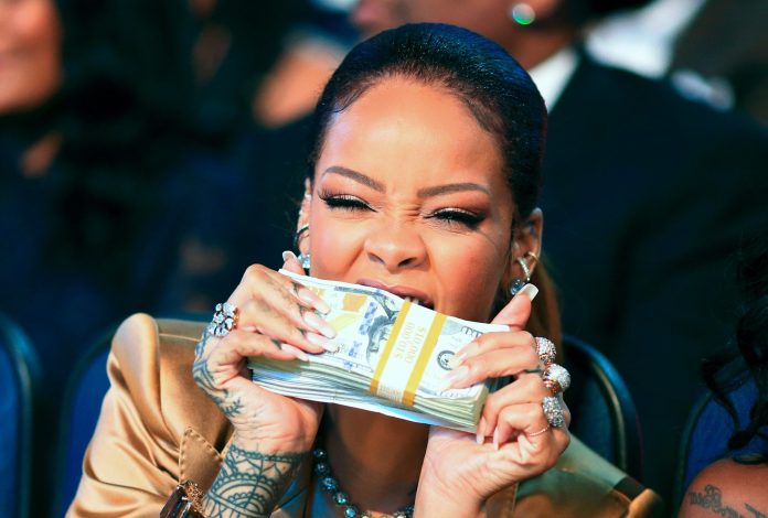 Music: Rihanna becomes world wealthiest female singer