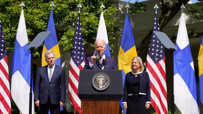 Finland, Sweden: PMs assure commitment to join NATO together