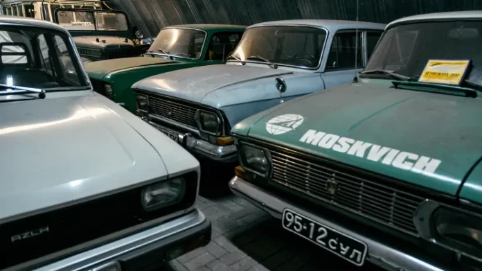 Russia relaunches Soviet-era Moskvich car at ex-Renault plant