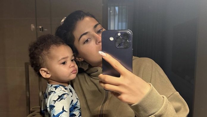 Kylie Jenner reveals adorable pictures of a son with Travis Scott