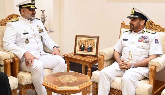 Iran: Army navy commander meets with Oman SAF chief
