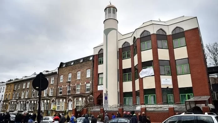 UK: Muslims in London hold fundraising campaign for quake victims in Türkiye, Syria