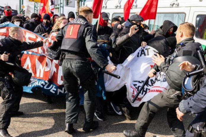 Germany: 53 officers were injured during violent protests against the AfD