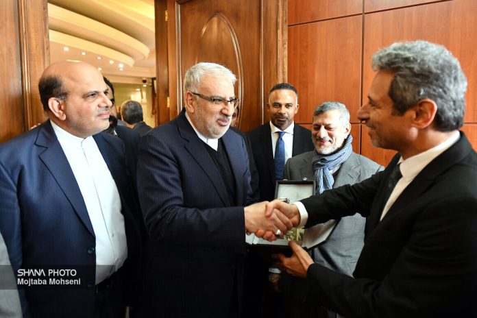 Iran: VP meets Omani energy minister in Tehran