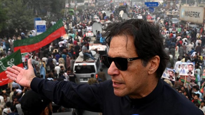 Pakistan: Former PM Imran Khan leads election rally in Lahore