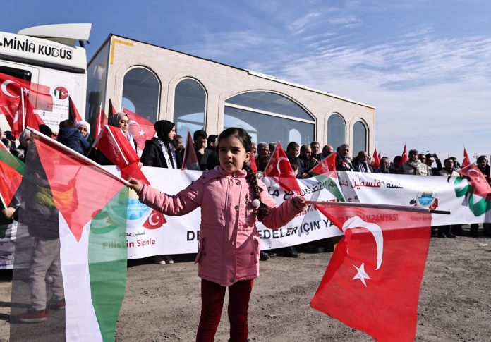 Turkey Earthquake: Palestine sends 20,000 sleeping bags to quake victims