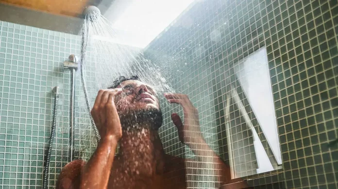 Health benefits of a cold and hot showers