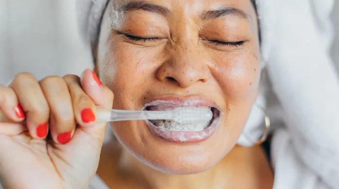 The best way to brush your teeth to prevent mouth odor