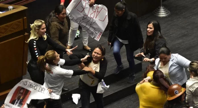 Fight erupts in Bolivian Parliament over the jailed governor