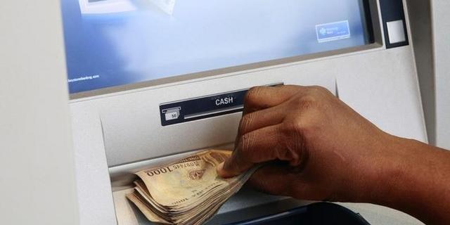 Gang steals ₦495k from elderly man's bank account after helping him at ATM