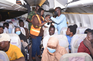 The first batch of Nigerians fleeing Sudan return home