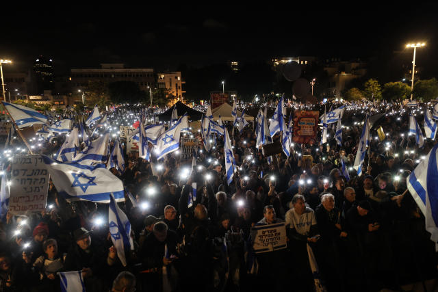 Israelis protest in 33rd week in a row against Israel's far-right cabinet 