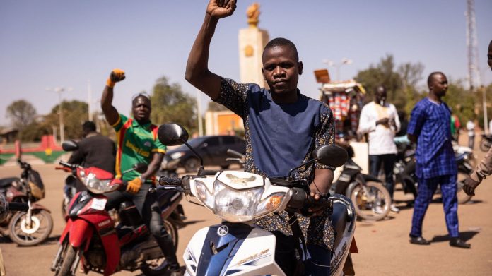 Burkina Faso junta shuts radio station over criticisms of Niger coupists