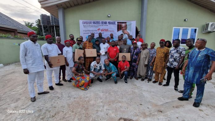 Lawmaker donates Wi-fi to youths to build their digital skills in Anambra