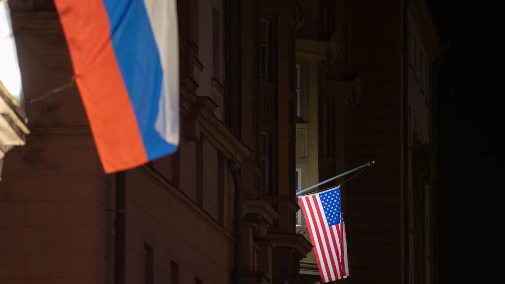 Russia expels two US diplomats for illicit activitis