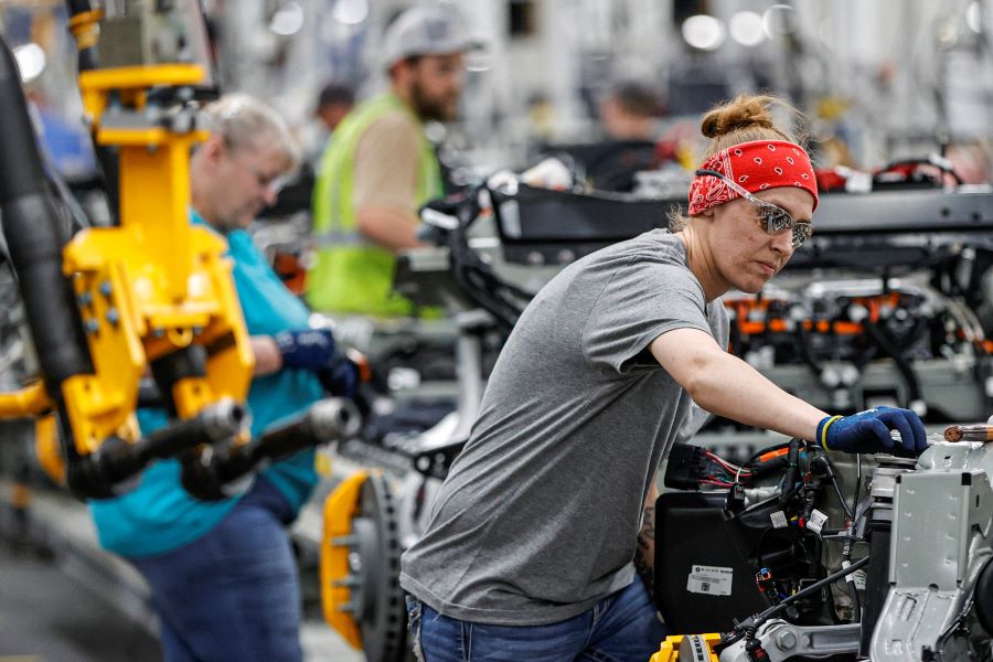 3 major US auto factories workers  announce strikes at the same time