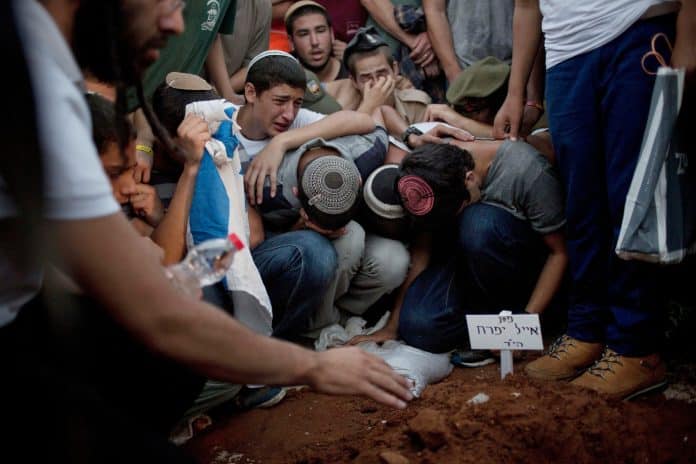 Israeli regime playing with lives of its captives: Qassam spokesman