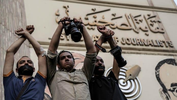 Egyptian journalists protest against 100 days of Israel's brutal war on Gaza