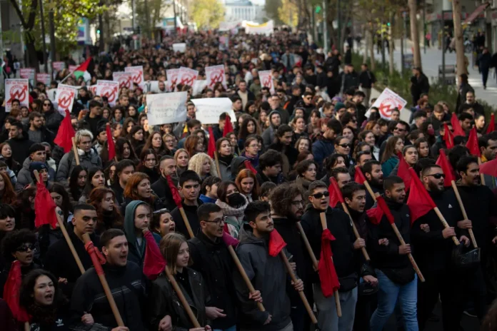 Greek: Students protest Government’s plan to permit private universities