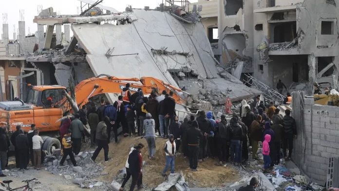 Israel kills 99 Palestinians in fresh airstrikes on Rafah