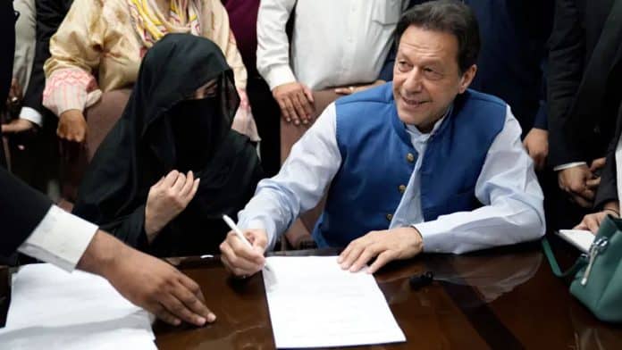 Pakistan: Ex-PM Imran Khan and wife convicted of marriage law violation