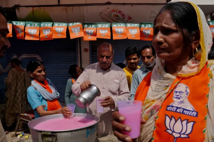 India: Millions vote amid heatwave alert in Phase 6 of India’s staggered election