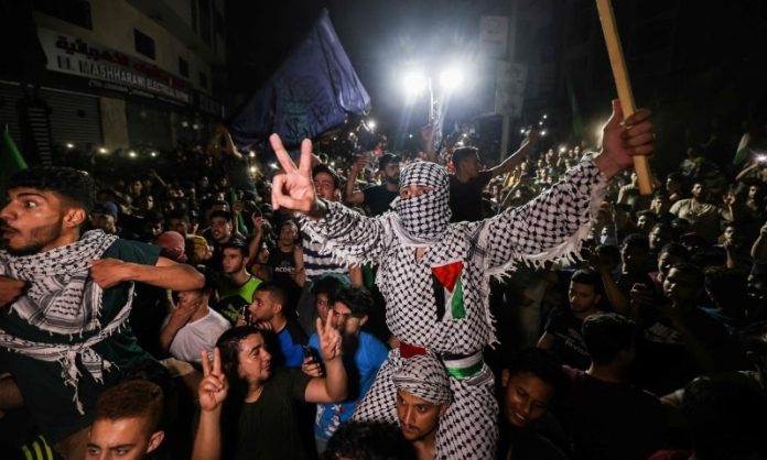 Gaza: Palestinians celebrate as Hamas accepts proposed cease-fire