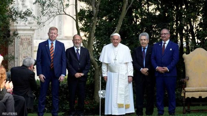 In Vatican peace prayer Pope Francis hosts Palestinian and Israeli ambassadors