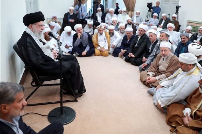 Ayatollah Sayyed Ali Khamenei meets Sunni scholars, giving message of unity