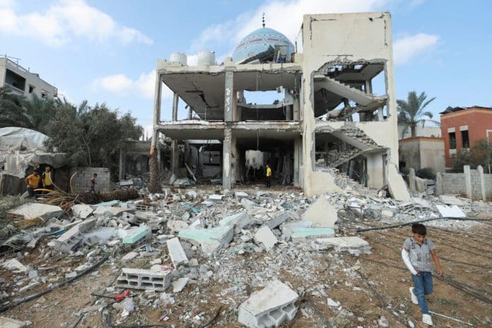 Gaza: At least 19 Palestinians massacred during an Israeli attack on a mosque